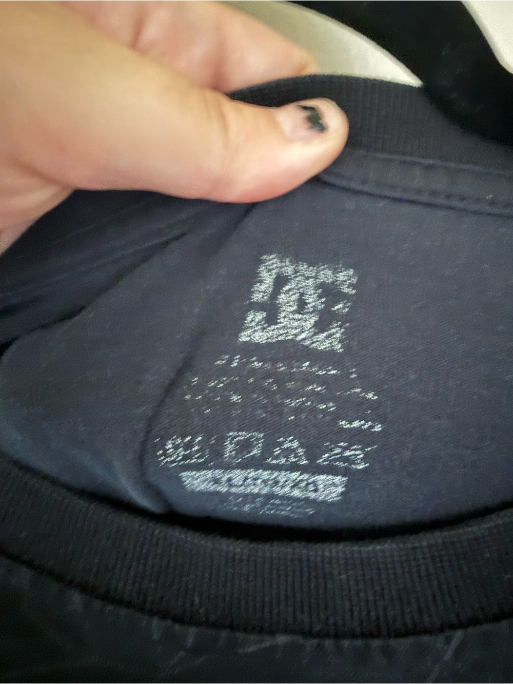 Dakine Y2K Black Short-Sleeve Crew T-Shirt - Picture 3 of 5